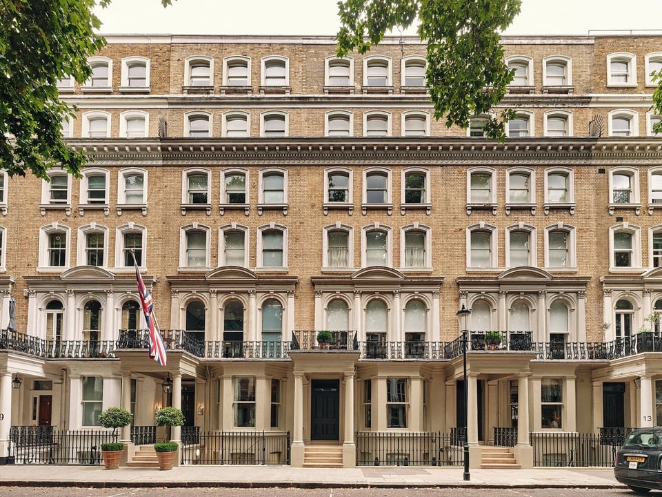 Knightsbridge Hotel, how it began