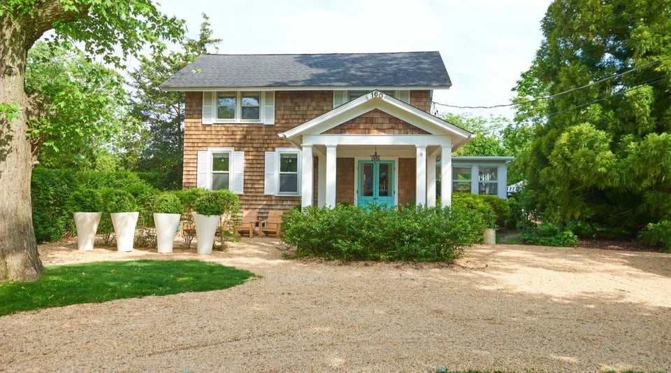 Bellport Inn, how it began