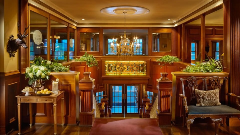 Mirror Lake Inn