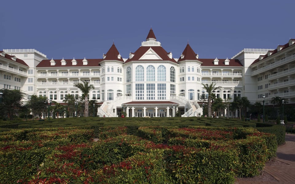 Hong Kong Disneyland Hotel, how it began