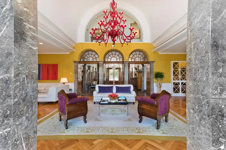 The Ashbee Hotel