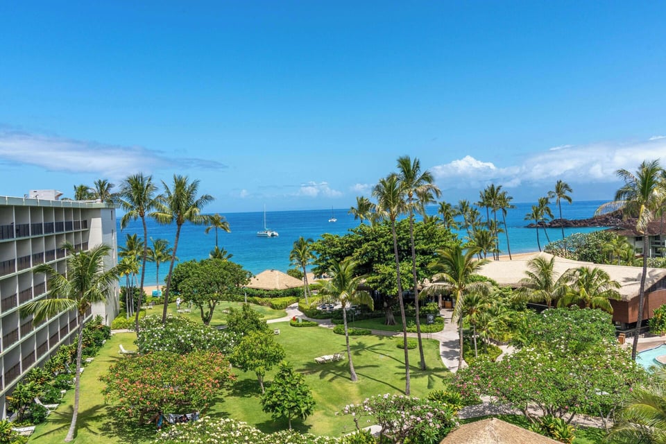 OUTRIGGER Kāʻanapali Beach Resort