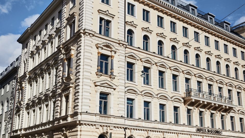 Hotel St. George, how it began