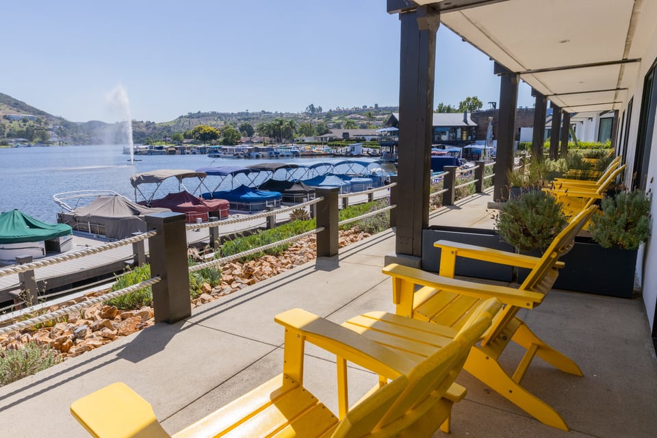 Lakehouse Resort