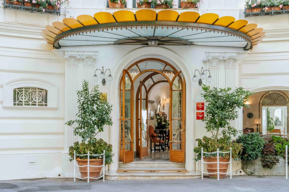 Santa Caterina Hotel, how it began