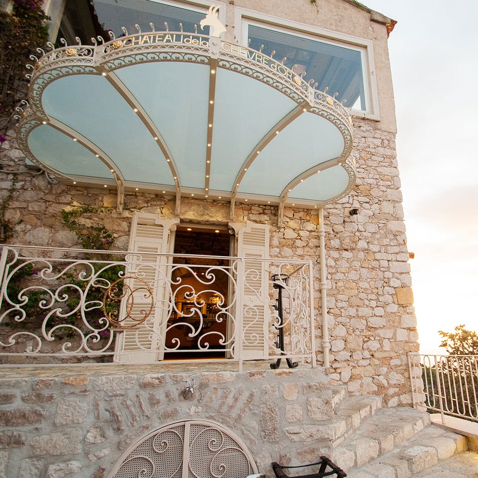 Hôtel Château de La Chèvre d’Or, how it began