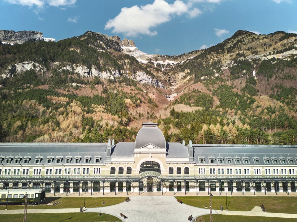 Canfranc Estación, a Royal Hideaway Hotel, how it began