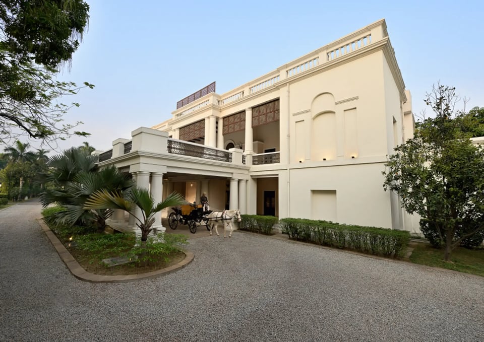 Taj Nadesar Palace, Varanasi, how it began