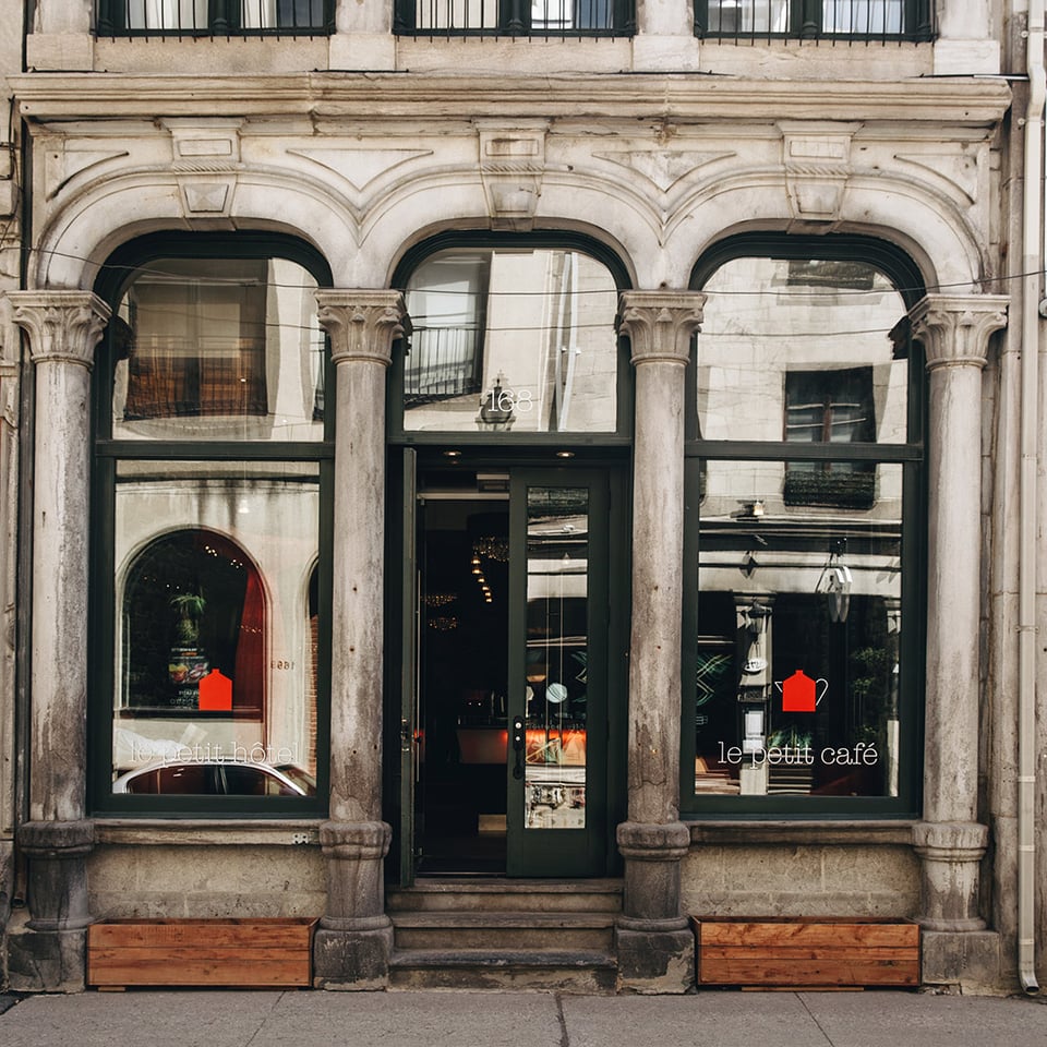 Le Petit Hotel, how it began