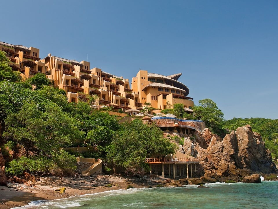 Cala de Mar Resort & Spa Ixtapa, how it began