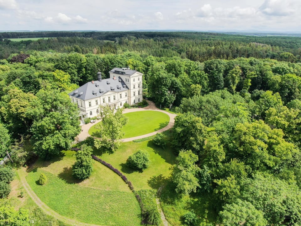 Chateau Mcely, how it began