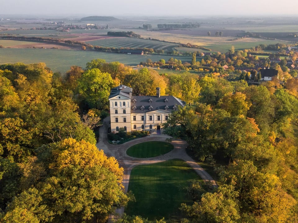 Chateau Mcely, how it began