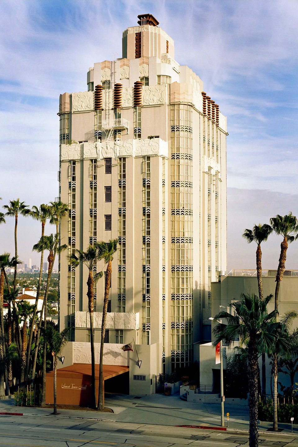 Sunset Tower Hotel, how it began