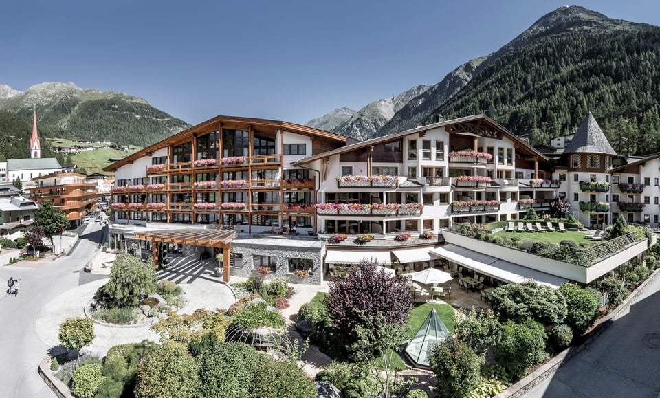 Hotel Das Central - Alpine. Luxury. Life., how it began