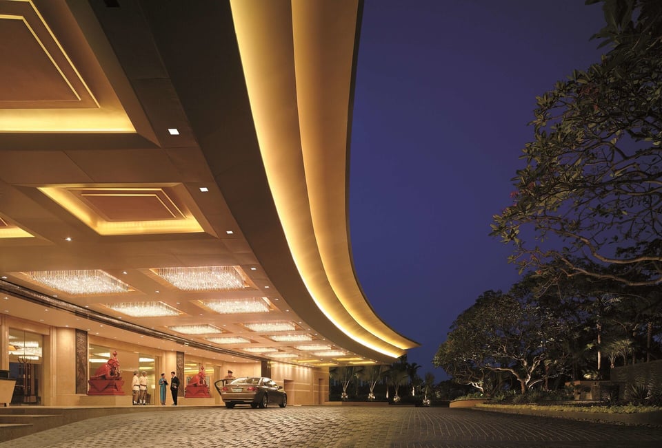 Shangri-La Bangkok Hotel