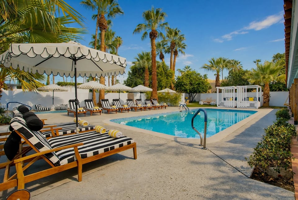 Dive Palm Springs Hotel