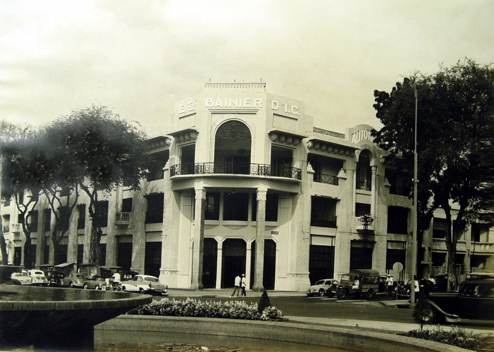Rex Hotel, how it began