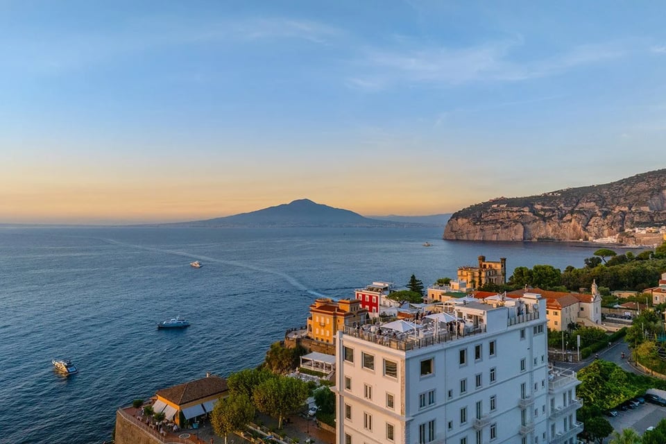 Hotel Mediterraneo Sorrento, how it began