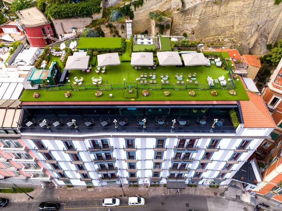 Grand Hotel Parker's, how it began