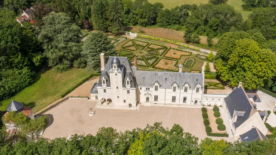 Château Louise de La Vallière, how it began