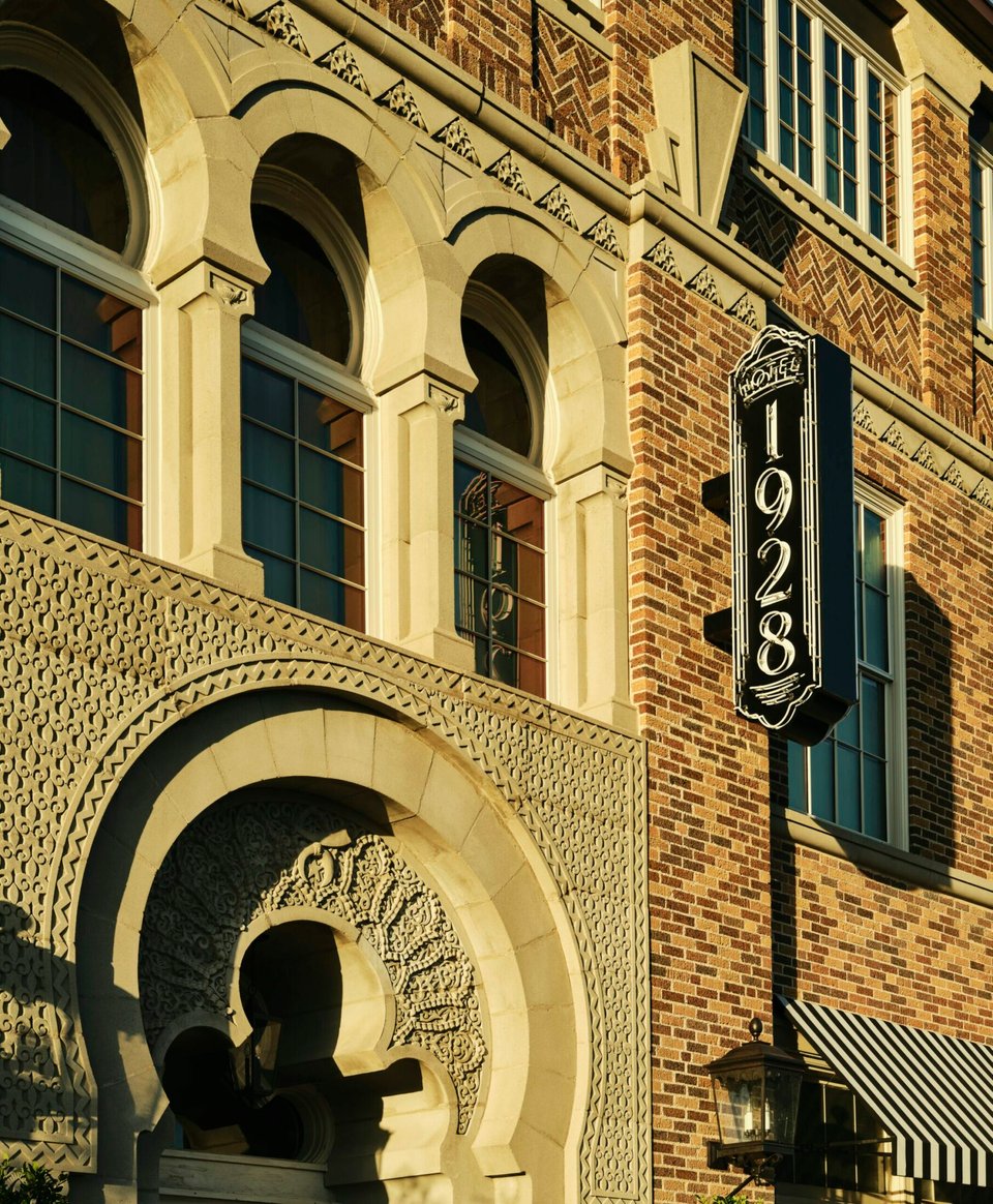 Hotel 1928, how it began
