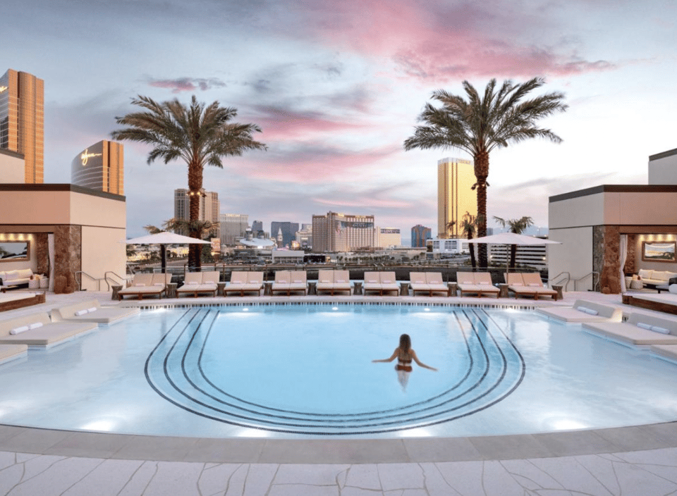 Crockfords Las Vegas, the pool