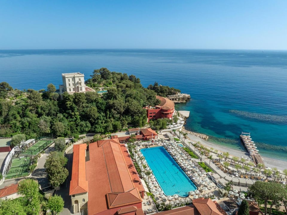Monte-Carlo Beach Hotel, how it began