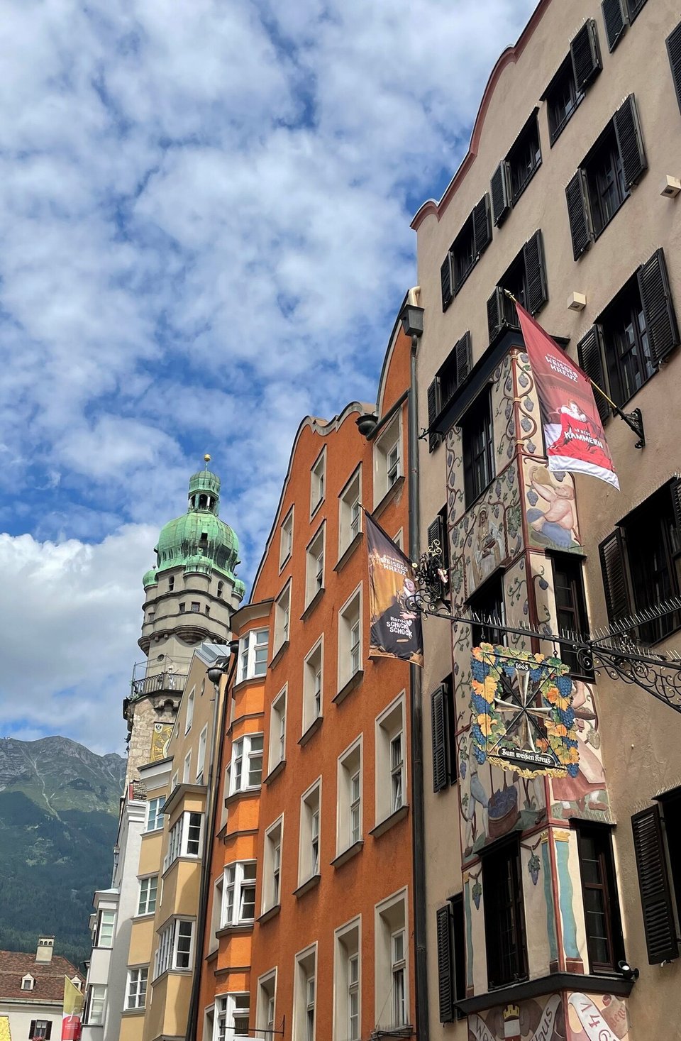 Altstadthotel Weisses Kreuz, how it began