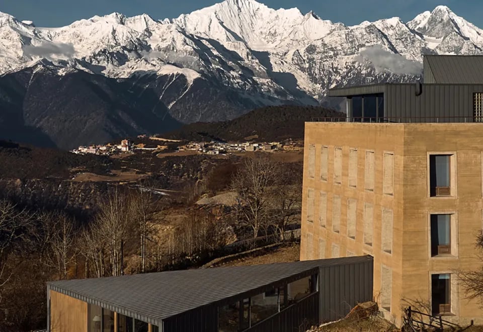 Sunyata Hotel. Deqin Meili, how it began