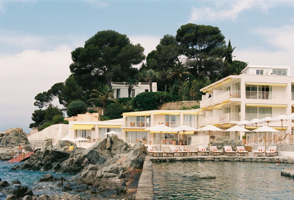 Les Roches Rouges Hotel, Saint Raphaël, Beaumier, how it began