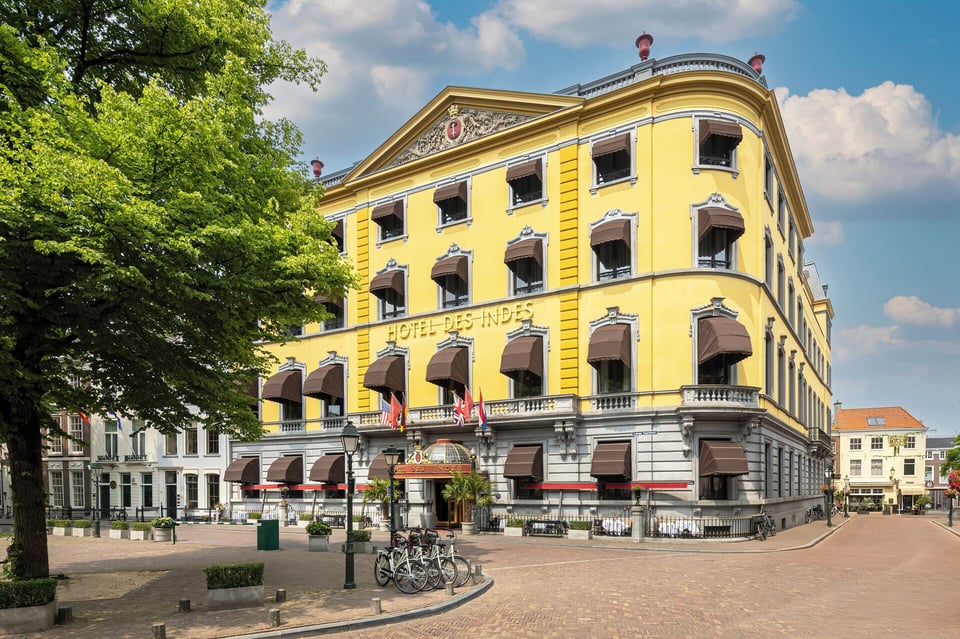 Hotel Des Indes, how it began