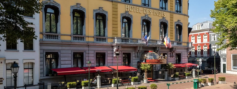 Hotel Des Indes, how it began