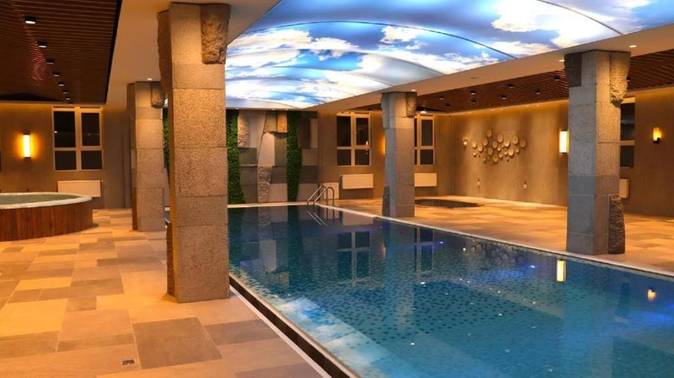 "Khan Khujirt" med wellness resort