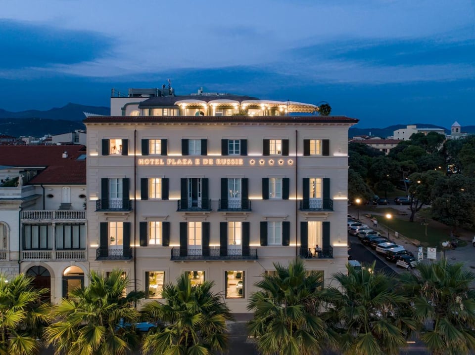 Hotel Plaza e de Russie, how it began
