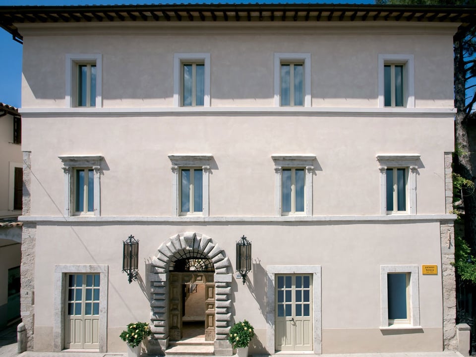 Palazzo Seneca, how it began