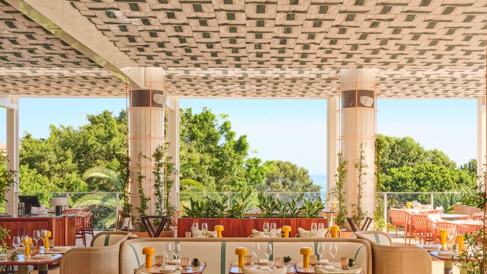 Don Carlos Marbella, eat and drink