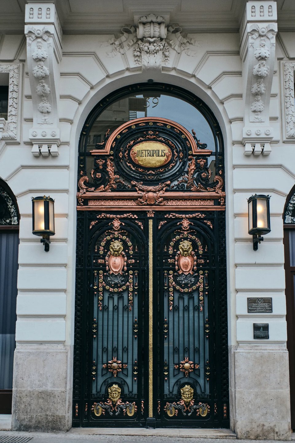 Metropolis Hotel & Club, how it began