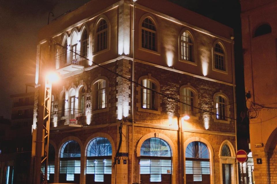 Elmina Hotel, how it began