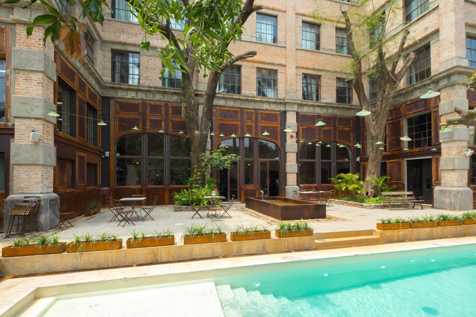 Factoria Hotel, the pool