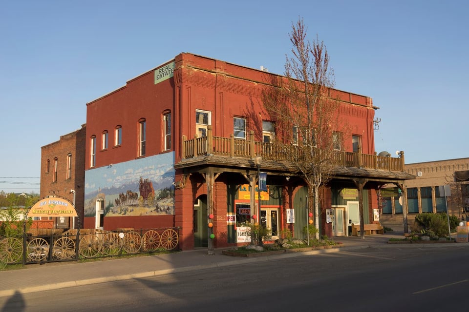 The Jennings Hotel, how it began