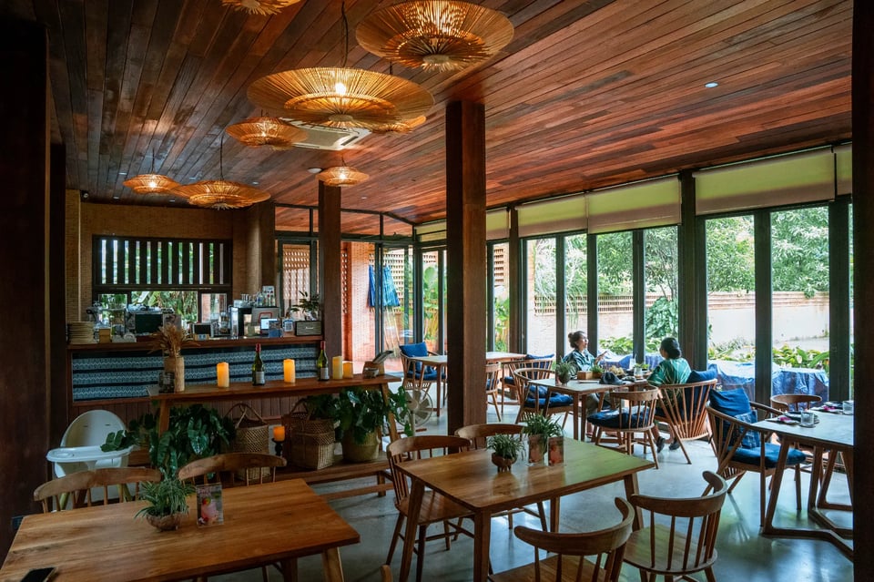 Athita The Hidden Court Chiang Saen, eat and drink