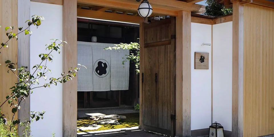 Maruyo Hotel, how it began