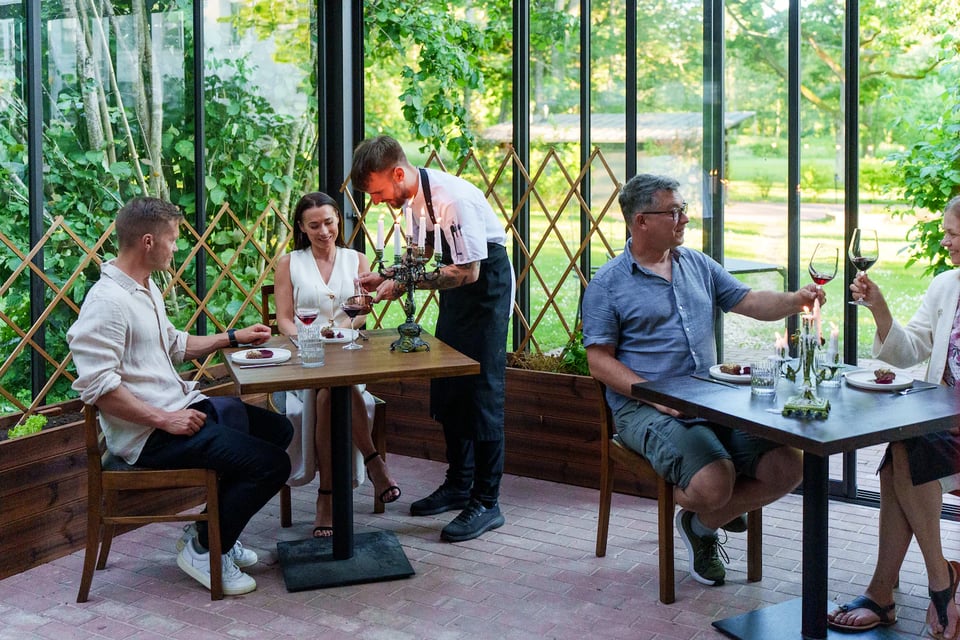 Maidla Nature Resort, eat and drink