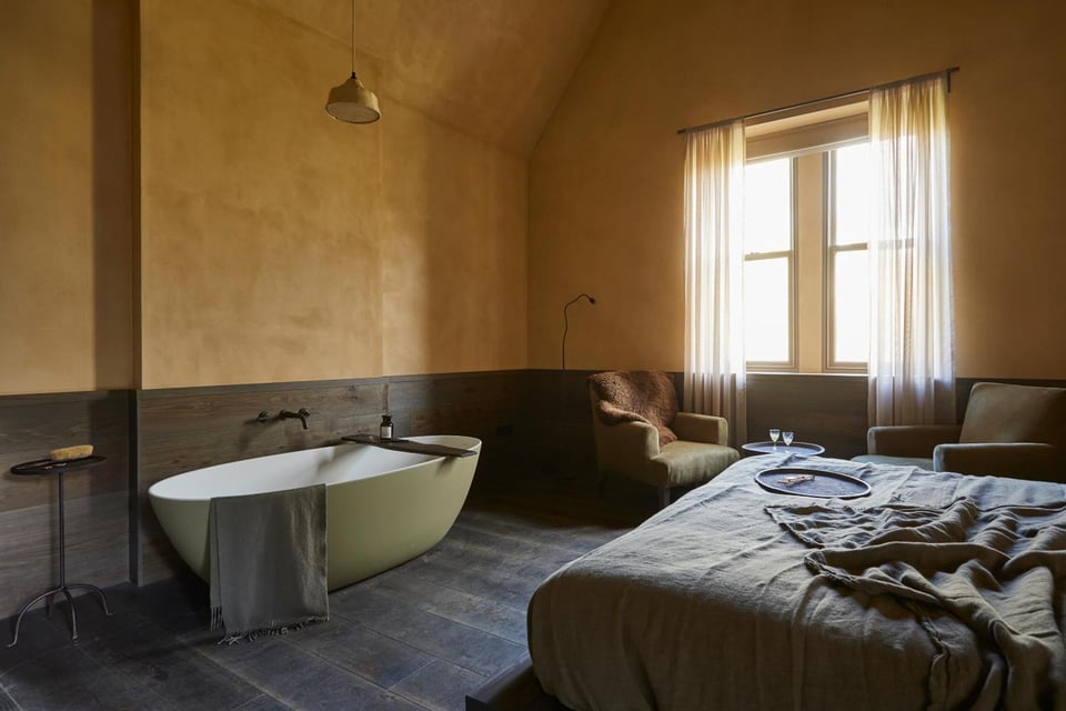 The Penny Bun, rooms