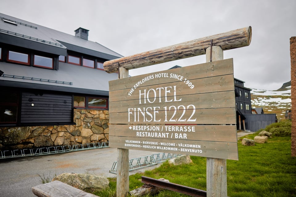 Hotel Finse 1222, how it began