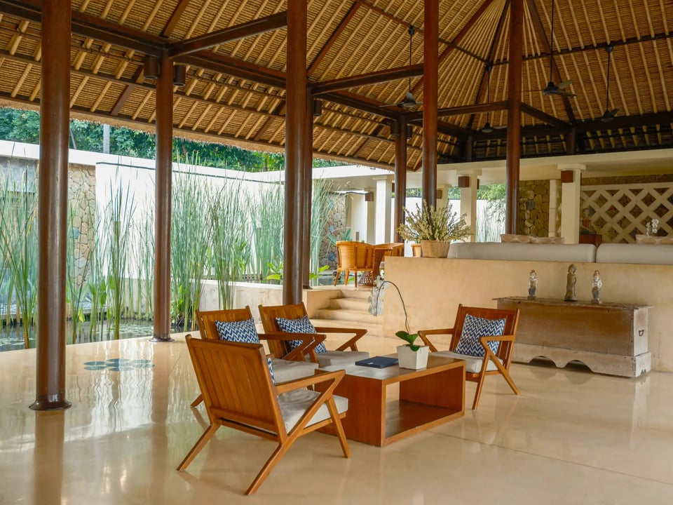 Alila Manggis