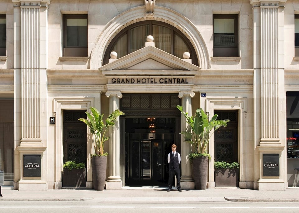 Grand Hotel Central, how it began