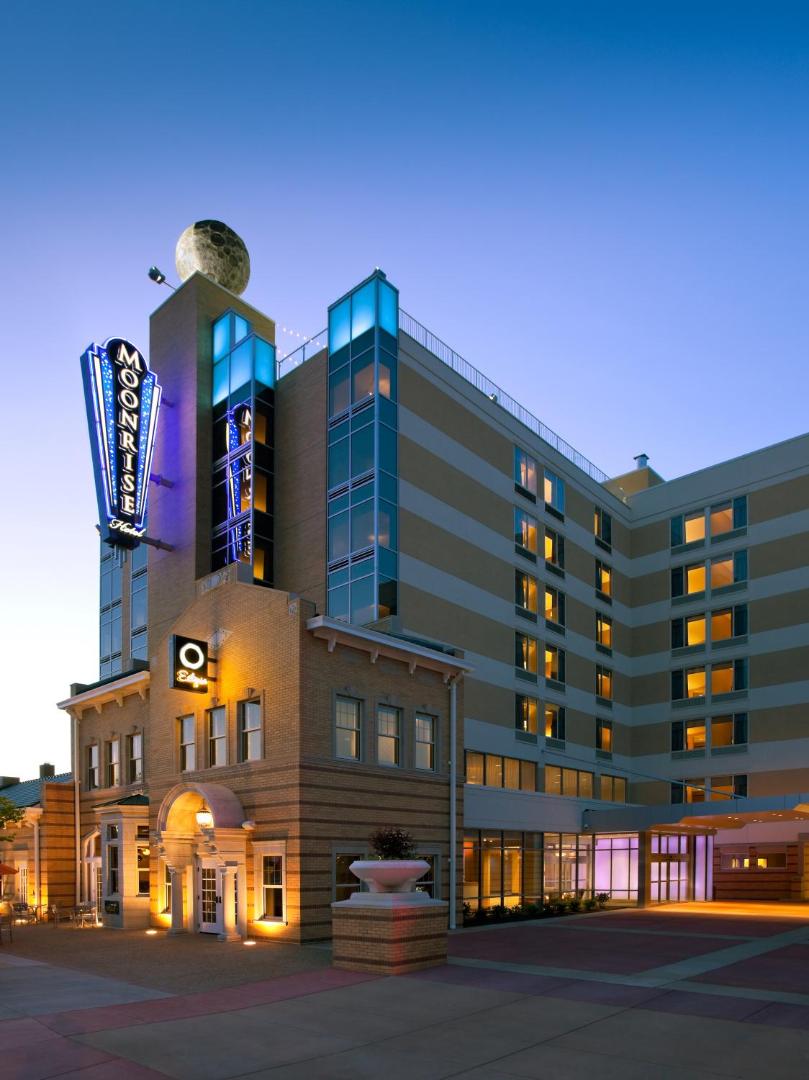 Moonrise Hotel, how it began