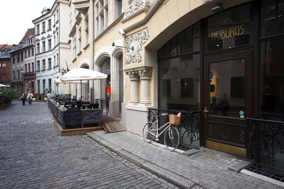Neiburgs Hotel & Restaurant, how it began