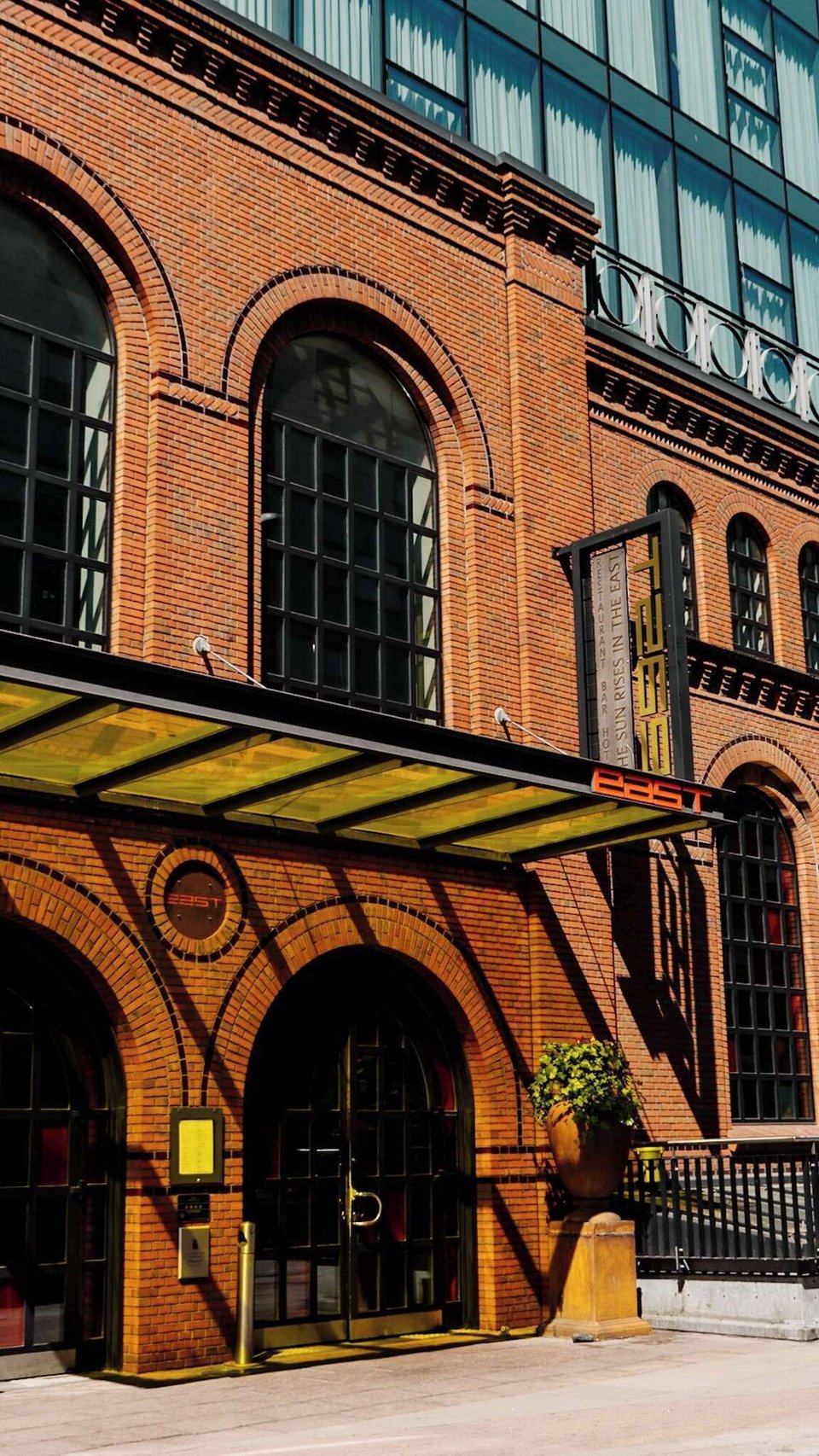 East Hotel Hamburg, how it began
